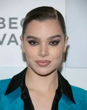 Hailee Steinfeld Onlyfans Leaked Nude Image #lFP4sme3zs