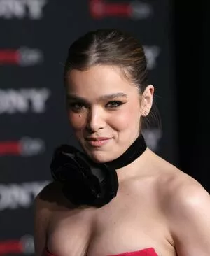 Hailee Steinfeld Onlyfans Leaked Nude Image #lcM0khOGhn