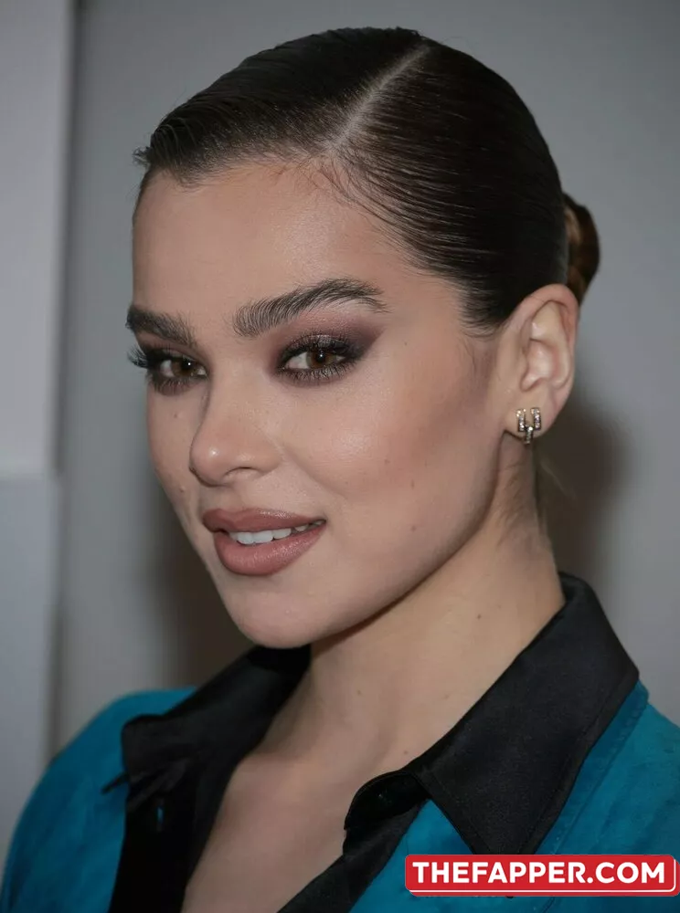 Hailee Steinfeld  Onlyfans Leaked Nude Image #lsnPf2DiOt