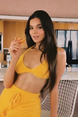 Hailee Steinfeld Onlyfans Leaked Nude Image #m4bsoSNCYV