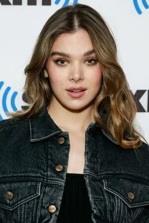 Hailee Steinfeld Onlyfans Leaked Nude Image #mJ66JTxSoP