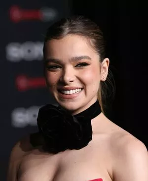 Hailee Steinfeld Onlyfans Leaked Nude Image #nUO6SVBaot