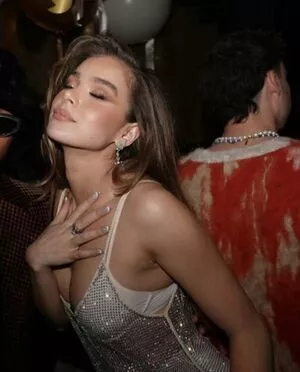 Hailee Steinfeld Onlyfans Leaked Nude Image #npZqxmEX5I