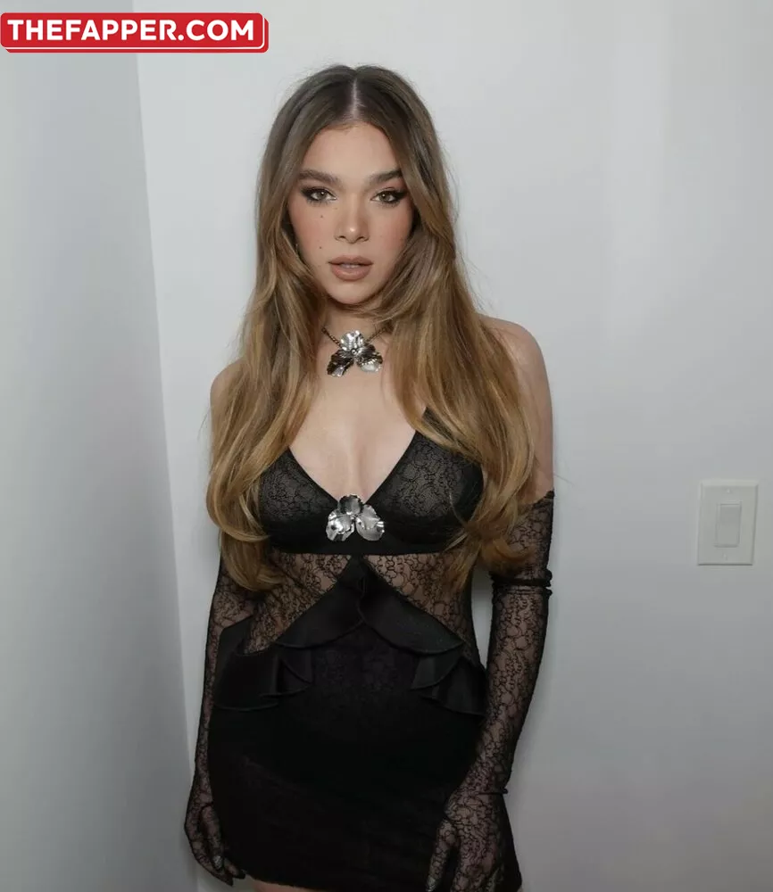 Hailee Steinfeld  Onlyfans Leaked Nude Image #p25RzgB8xc