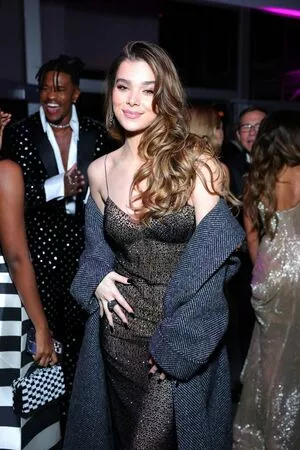 Hailee Steinfeld Onlyfans Leaked Nude Image #qCyaOBdq01