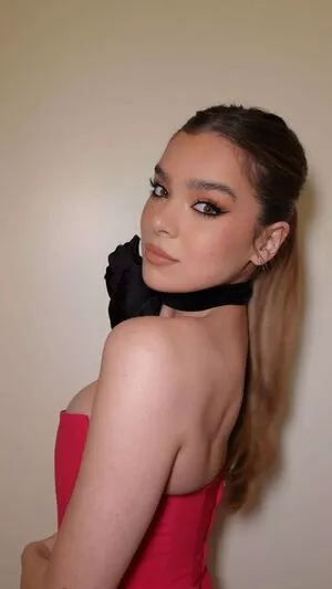 Hailee Steinfeld Onlyfans Leaked Nude Image #r9Pegsya26