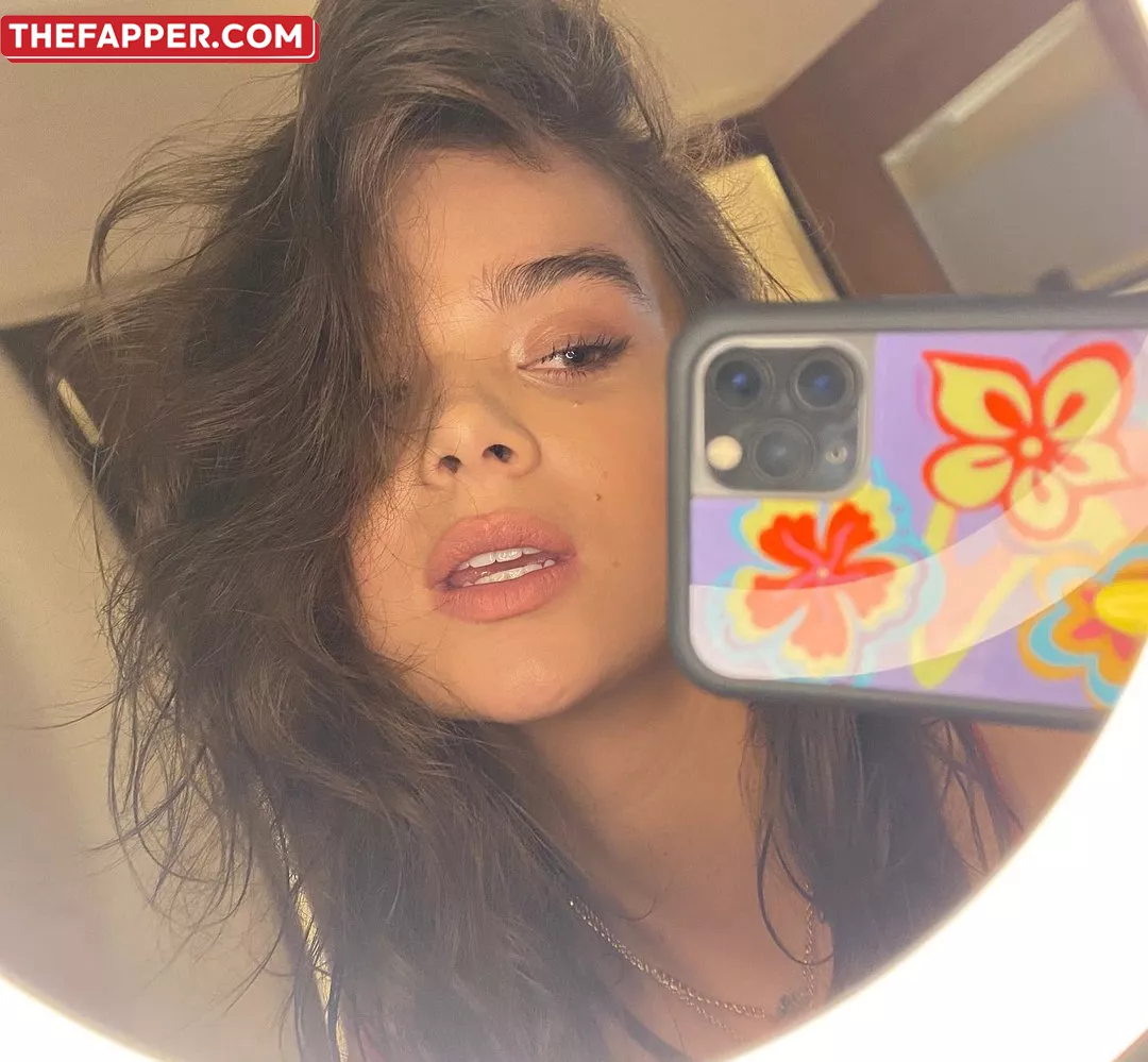 Hailee Steinfeld  Onlyfans Leaked Nude Image #rVdaJ0B0Io