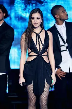 Hailee Steinfeld Onlyfans Leaked Nude Image #rqqFgSAMuU