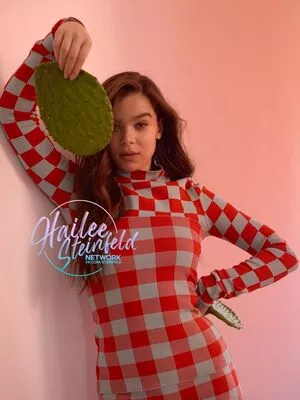 Hailee Steinfeld Onlyfans Leaked Nude Image #utDJ1E0ZkP