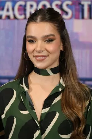 Hailee Steinfeld Onlyfans Leaked Nude Image #v6yGD9ykwk