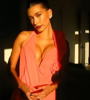 Hailey Baldwin Bieber Onlyfans Leaked Nude Image #vrs4rA2hSo