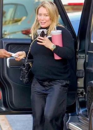 Hilary Duff OnlyFans Leak 8JznSy0T5z