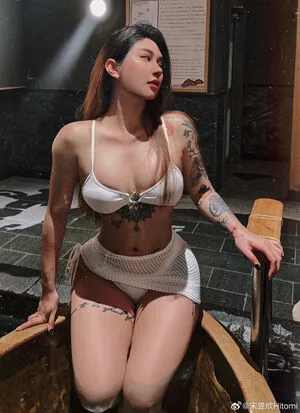 Hitomi Songyuxin Onlyfans Leaked Nude Image #EOzL2bgG8g