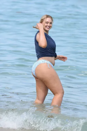 Iskra Lawrence OnlyFans Leak 5ac7o0i9vt