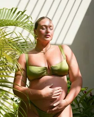 Iskra Lawrence OnlyFans Leak apgiSyiJ3S