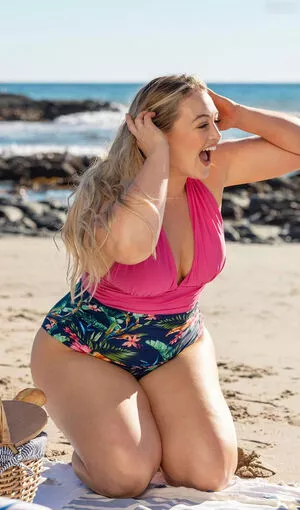 Iskra Lawrence OnlyFans Leak bcAgGp82v9