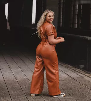 Iskra Lawrence OnlyFans Leak nP7LXqEZDZ