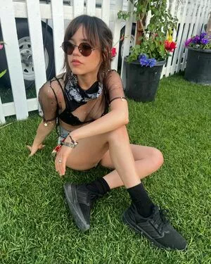 Jenna Ortega Onlyfans Leaked Nude Image #14VVV37ula