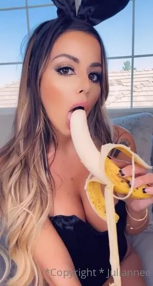 Juli.annee Onlyfans Leaked Nude Image #8CJikNP1P2