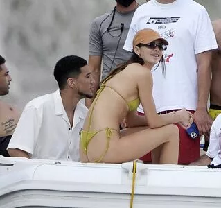 Kendall Jenner Onlyfans Leaked Nude Image #DpCDzjBk6k