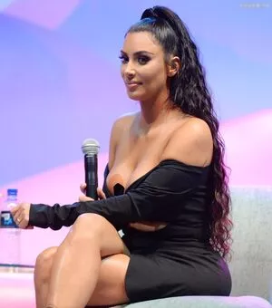 Kim Kardashian Onlyfans Leaked Nude Image #2qZxKCcS2l