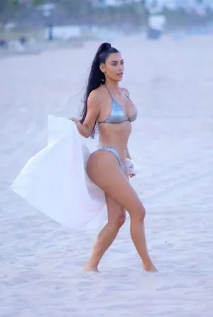 Kim Kardashian Onlyfans Leaked Nude Image #4qvQNN1SFR