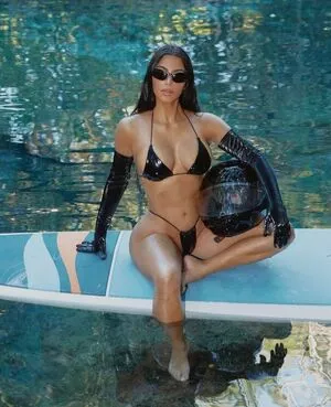 Kim Kardashian Onlyfans Leaked Nude Image #8ovzLkJ5Cn