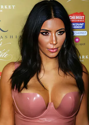 Kim Kardashian Onlyfans Leaked Nude Image #CUNbilffku