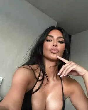 Kim Kardashian Onlyfans Leaked Nude Image #M4poodWFcq