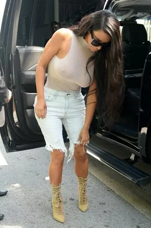 Kim Kardashian Onlyfans Leaked Nude Image #MJIDFzCW1x