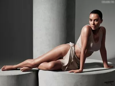 Kim Kardashian Onlyfans Leaked Nude Image #PYaHpjsvvU