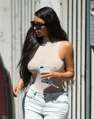 Kim Kardashian Onlyfans Leaked Nude Image #kMBGjj6xSl