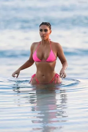 Kim Kardashian Onlyfans Leaked Nude Image #sw2GuHhjw8