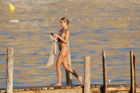 Kimberley Garner Onlyfans Leaked Nude Image #s1aV0mM0XA