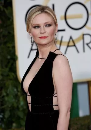 Kirsten Dunst OnlyFans Leak PU2cNjCPyF