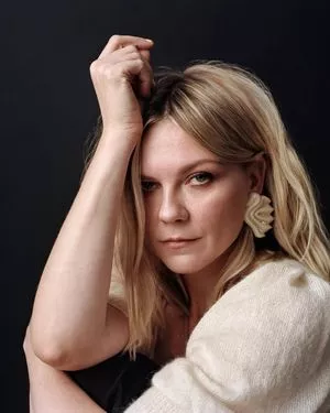 Kirsten Dunst OnlyFans Leak lPtrAkSH5R