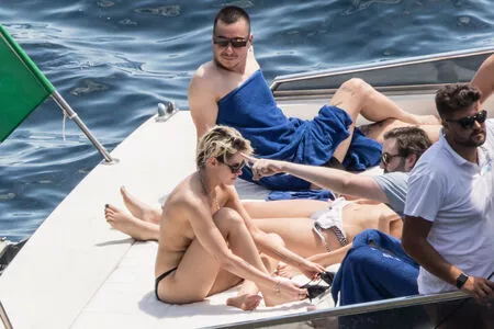 Kristen Stewart Onlyfans Leaked Nude Image #UEmD5xxqMA