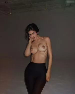 Kylie Jenner Onlyfans Leaked Nude Image #4cqGzG9Usi