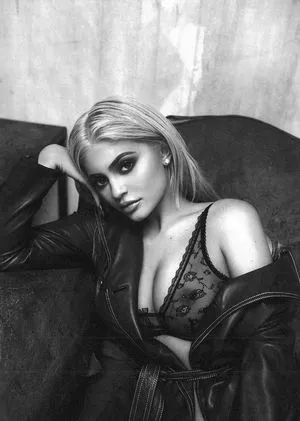 Kylie Jenner Onlyfans Leaked Nude Image #7u6sWm3Oku