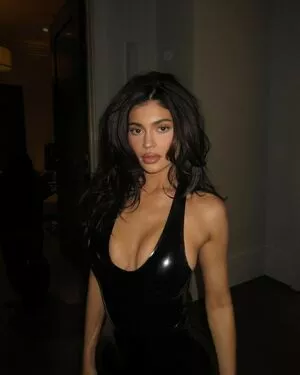Kylie Jenner Onlyfans Leaked Nude Image #8Rix12jLLf