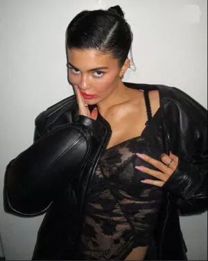 Kylie Jenner Onlyfans Leaked Nude Image #Deb8TzAFx4