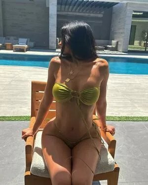 Kylie Jenner Onlyfans Leaked Nude Image #JPMNM48XT2