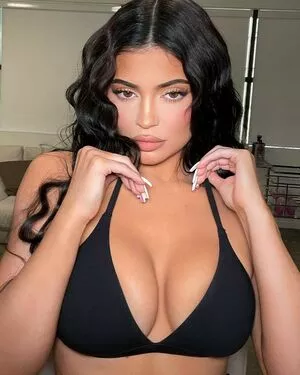 Kylie Jenner Onlyfans Leaked Nude Image #MlfQ2TD0Im