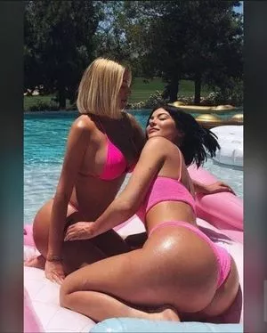 Kylie Jenner Onlyfans Leaked Nude Image #NGSmhMd6e9