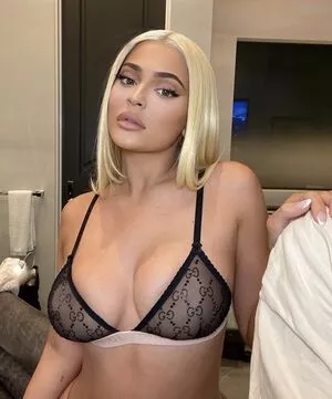 Kylie Jenner Onlyfans Leaked Nude Image #QC6gl3ahlR