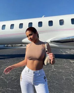 Kylie Jenner Onlyfans Leaked Nude Image #ViN57c1Hvi