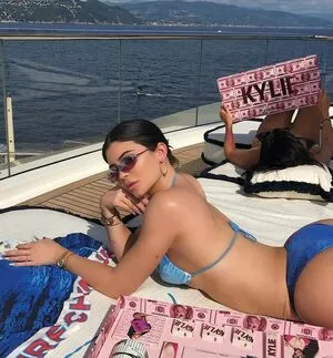 Kylie Jenner Onlyfans Leaked Nude Image #VzVWVff4Y8