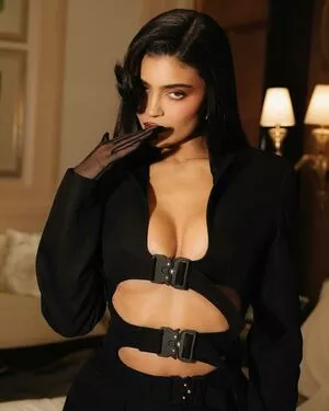 Kylie Jenner Onlyfans Leaked Nude Image #ZQhQhpxm9u