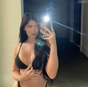 Kylie Jenner Onlyfans Leaked Nude Image #bI24To9dgy