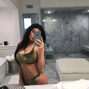 Kylie Jenner Onlyfans Leaked Nude Image #hYX2NxAO5q